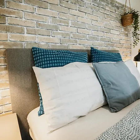 Bohemia アパート エゲル