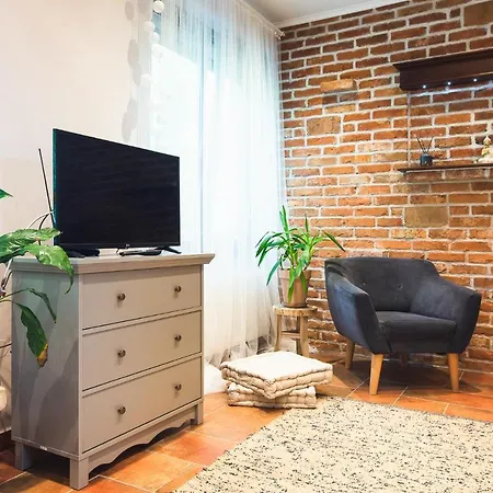 Bohemia Apartment *