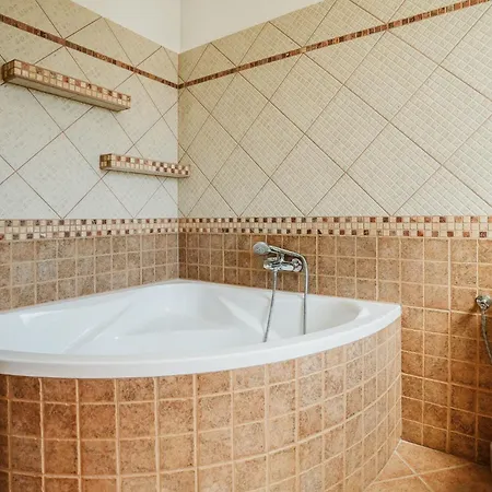 Bohemia Апартаменти Еґер